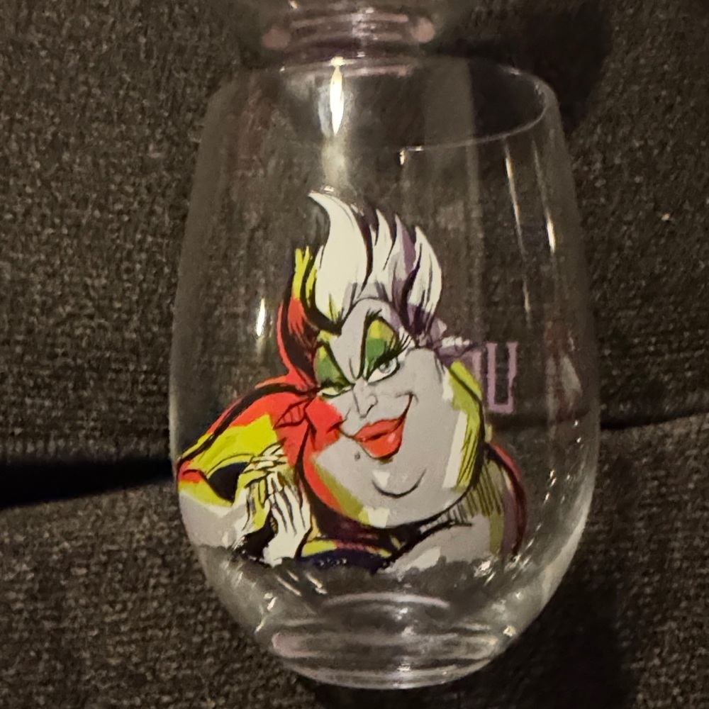 Disney Villain GUC -Themed Clear Wine Glass Set (4set) - Picture 2 of 5